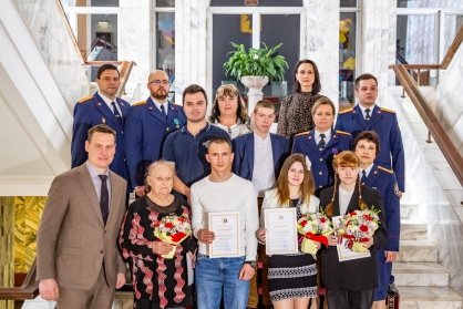 Сотрудники регионального управления СК России приняли участие в торжественном вручении жилищных сертификатов лицам из числа детей-сирот